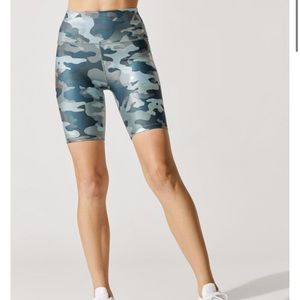 carbon38 metallic camo biker short